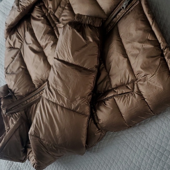 Amazon Essentials Women's Jacket - Picture 11 of 17